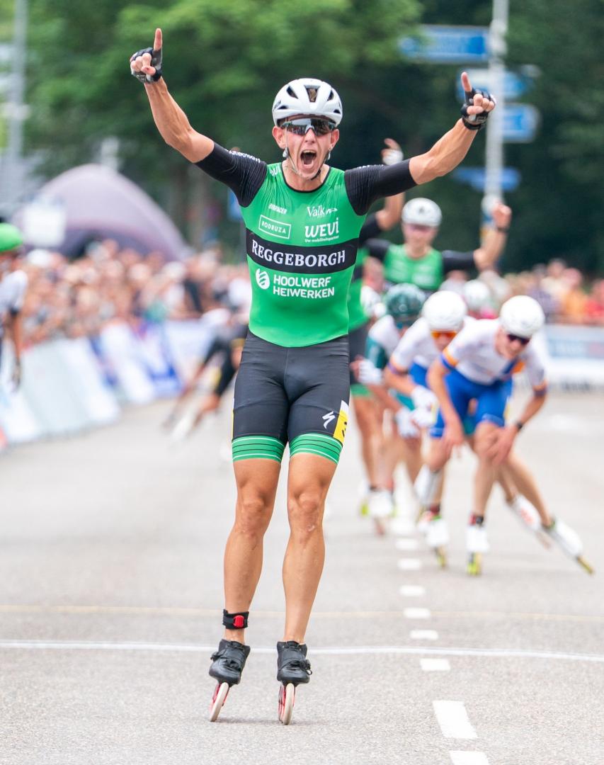 Evert Hoolwerf pakt titel op NK Inlineskaten Marathon Warmenhuizen